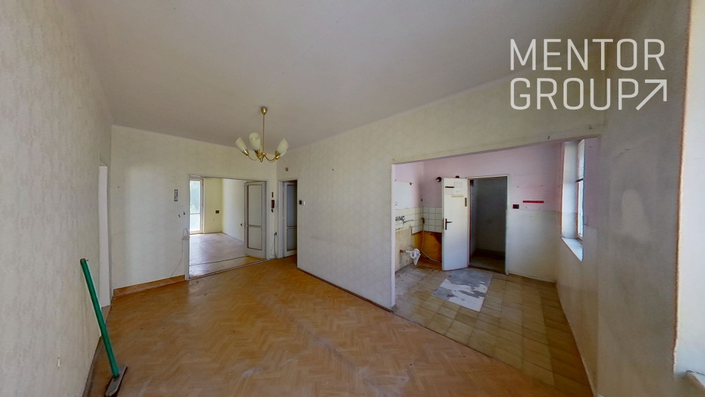 360° VR - ponúkame na predaj 4i byt (83 m2) v pôvodnom stave na lukratívnej adrese - v tehlovom dome na Dunajskej ul.
