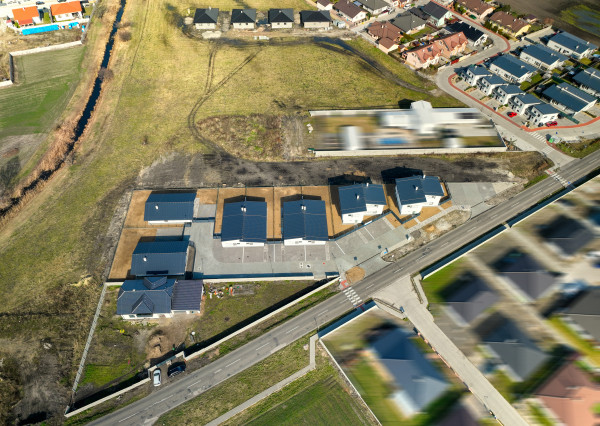 AKCIOVÁ CENA! 3 izbový rodinný bungalow, 2 parkovacie miesta, pozemok 380 m2 - nová lokalita LÁB